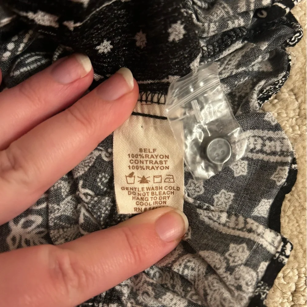 Hem & Thread Ruffle Tank Top - Picture 4 of 5